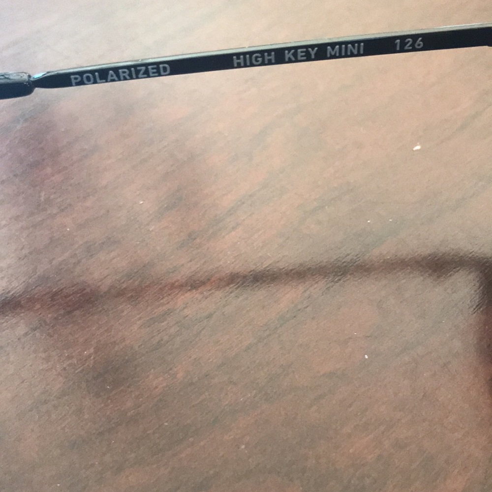 Quay sunglasses - Picture 3 of 3